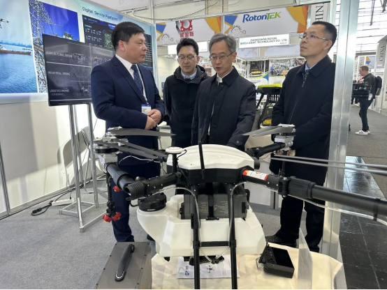 精飛集團(tuán)漢諾威展備受矚目498.png